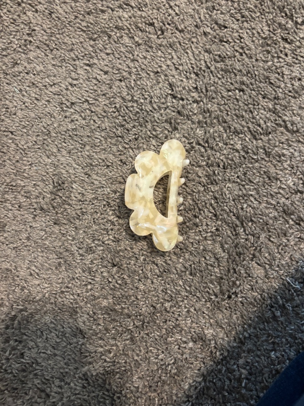 Marble cream claw clip